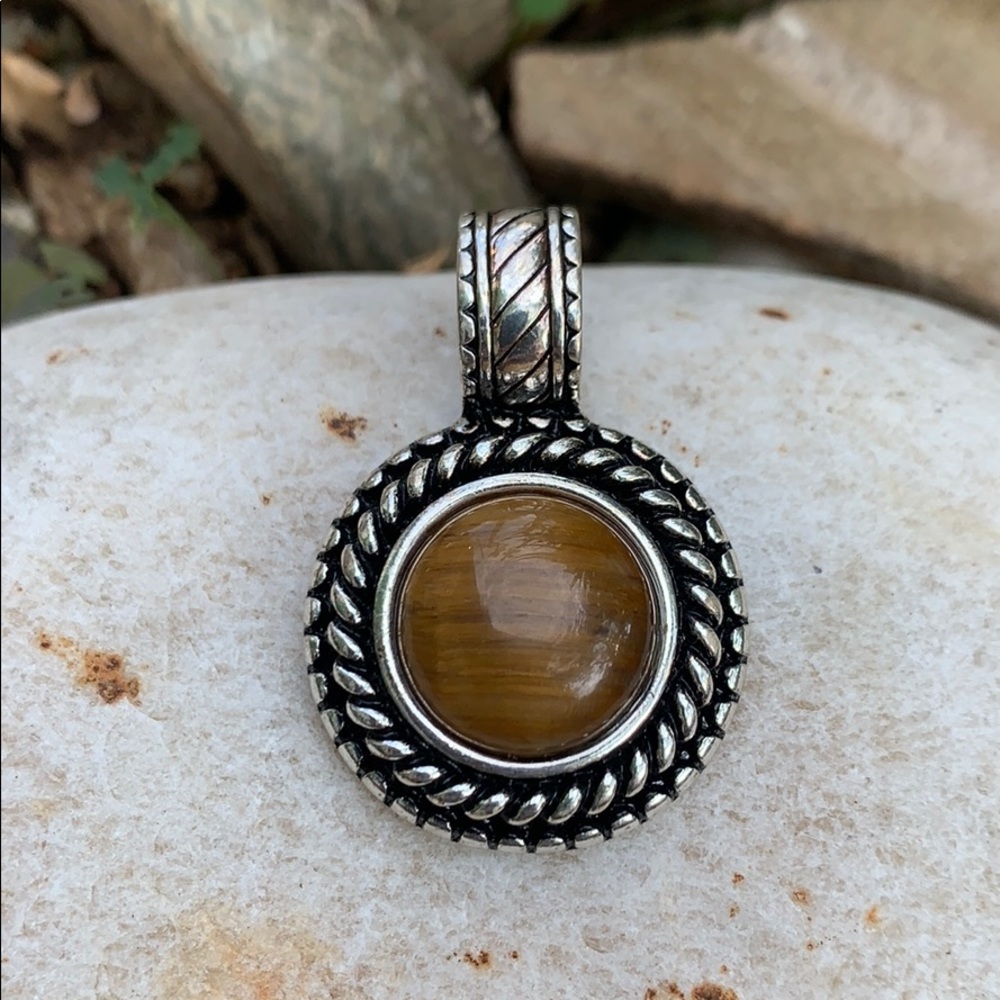 Premier Designs Silver-tone & Tigers Eye Pendant - Picture 4 of 11
